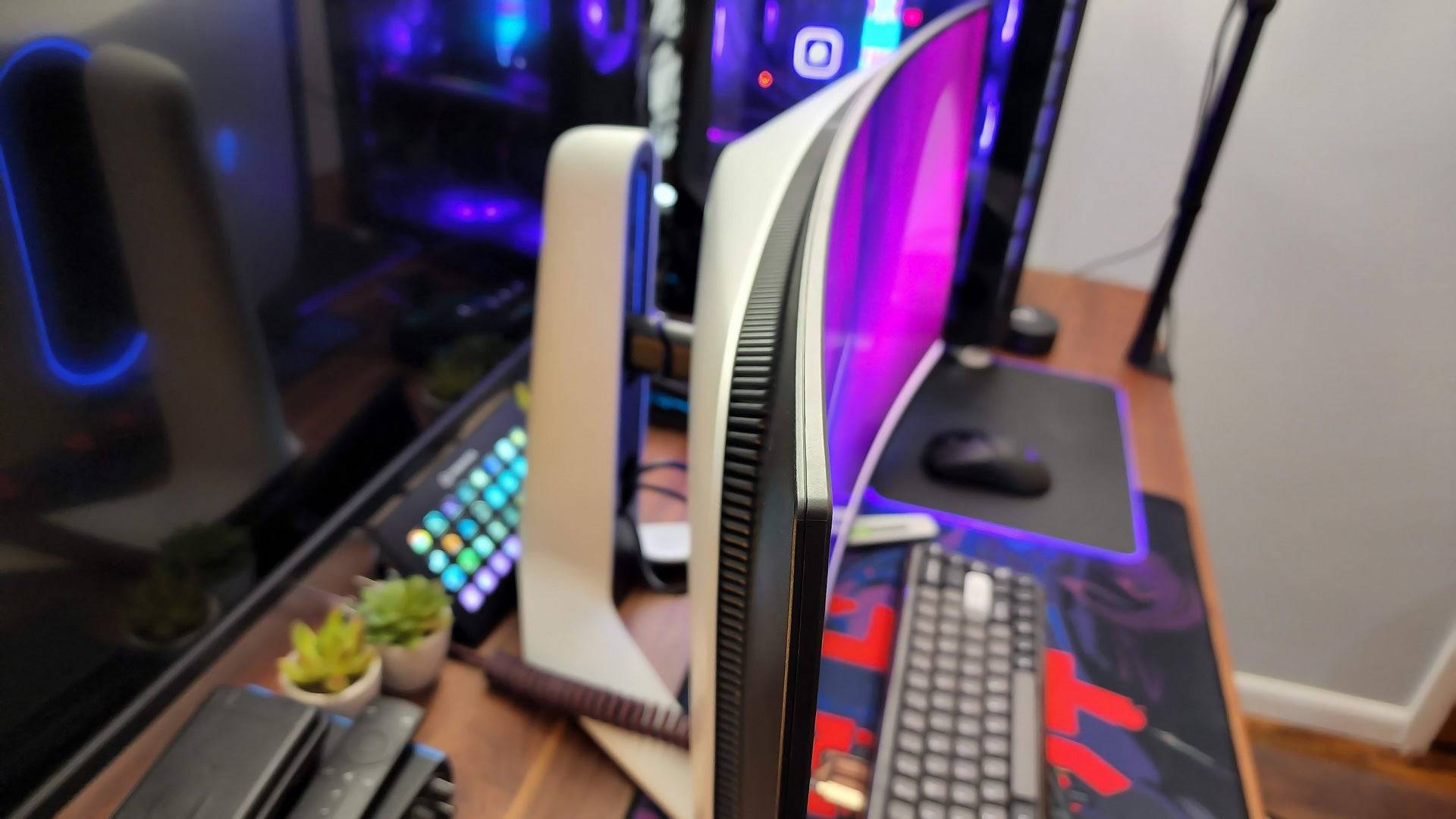 Alienware AW3423DW Fotoğraf 5